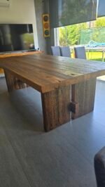 Mesa Rústica de Pinotea en Tuerca y Tornillo